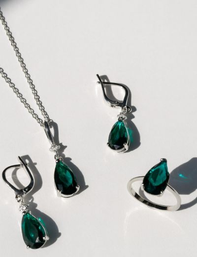 Emerald Tear Set resmi