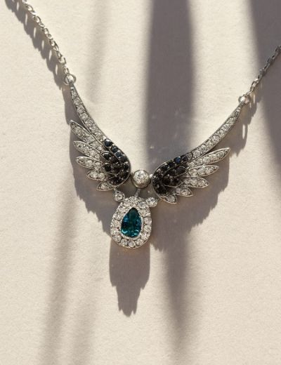 Atheris Wings Kolye resmi