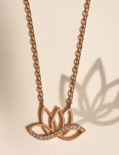 Lotus Bloom Kolye resmi