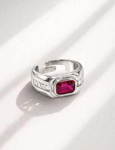 Crimson Royale Ring resmi